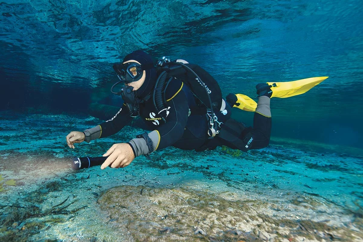 Navigating the Depths: Choosing the Right Scuba Buoyancy Control System